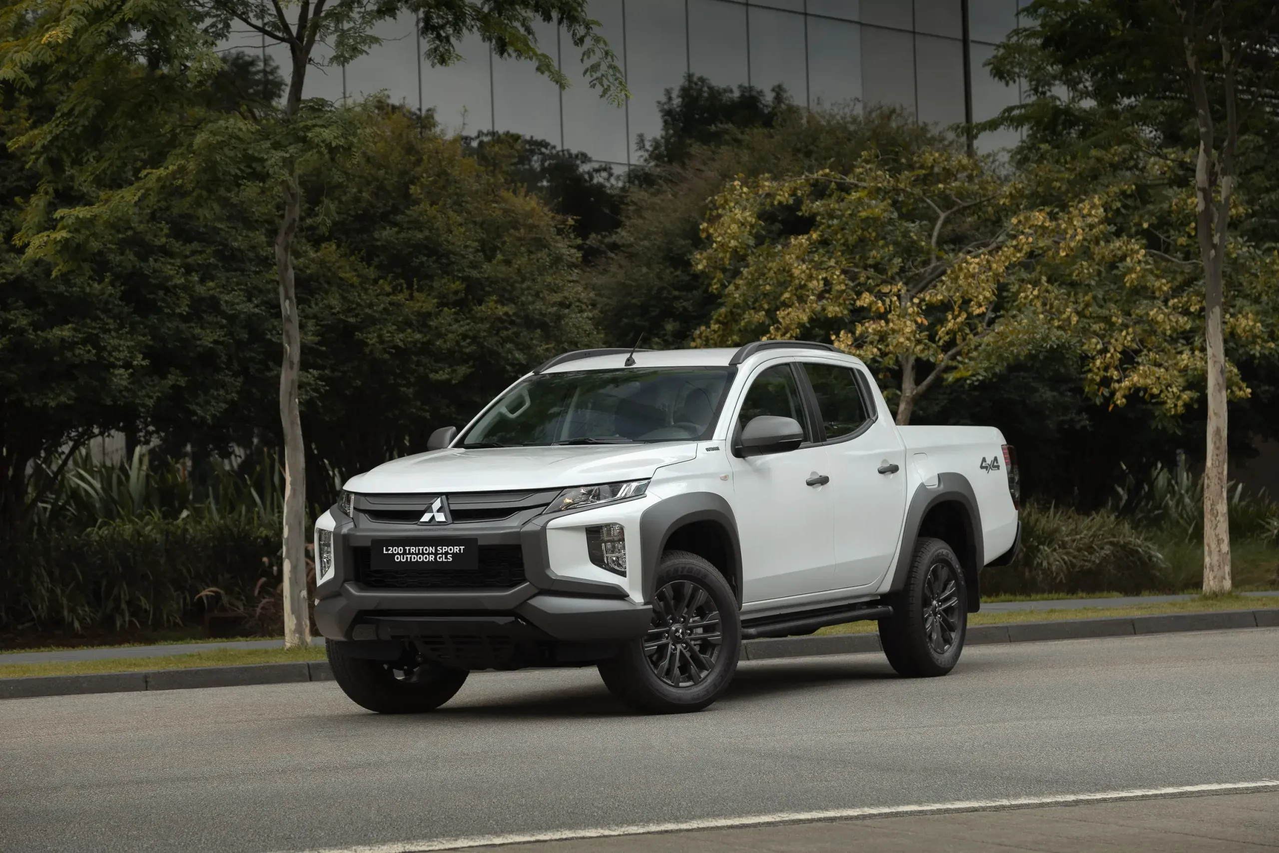 Mitsubishi L200 Triton Sport Outdoor Gls (3) (1)
