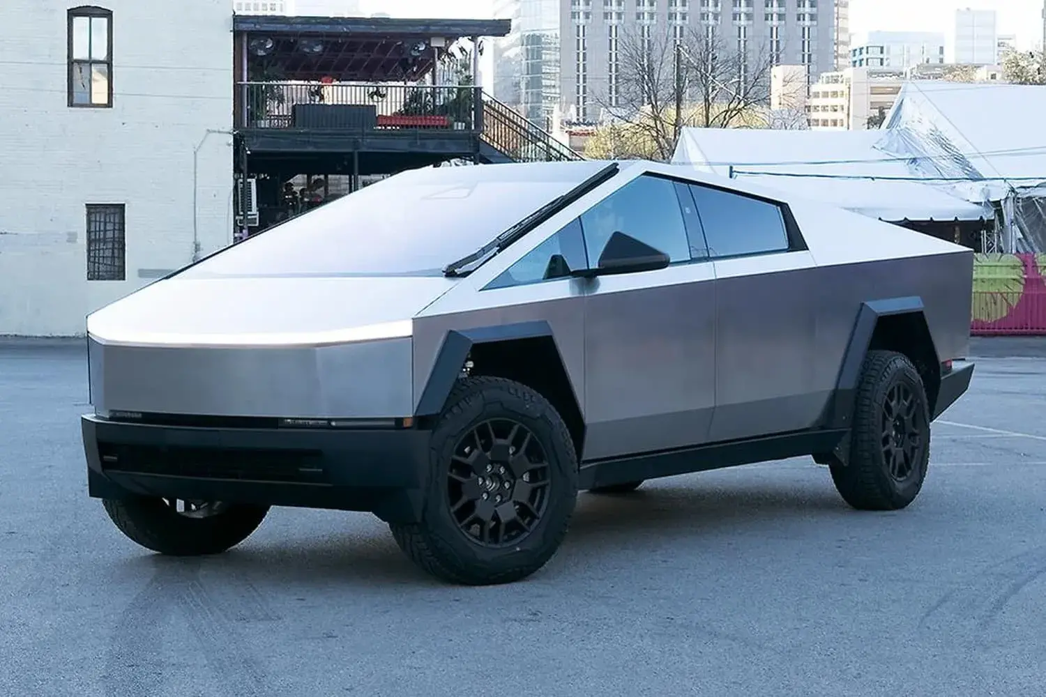 2024 Tesla Cybertruck 4225 (1)