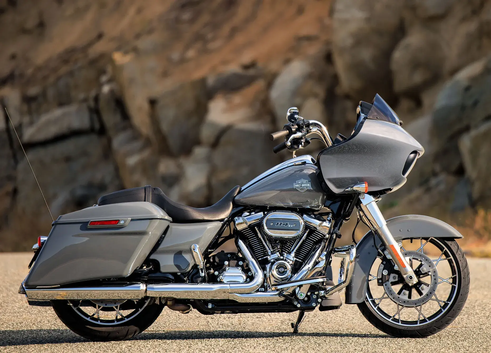 Com visual dianteiro exótico, a Road Glide se tornou a moto mais cobiçada da Harley Davidson no Brasil