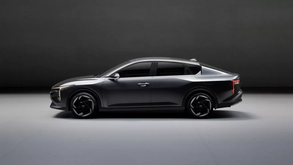 Kia K4 (3)
