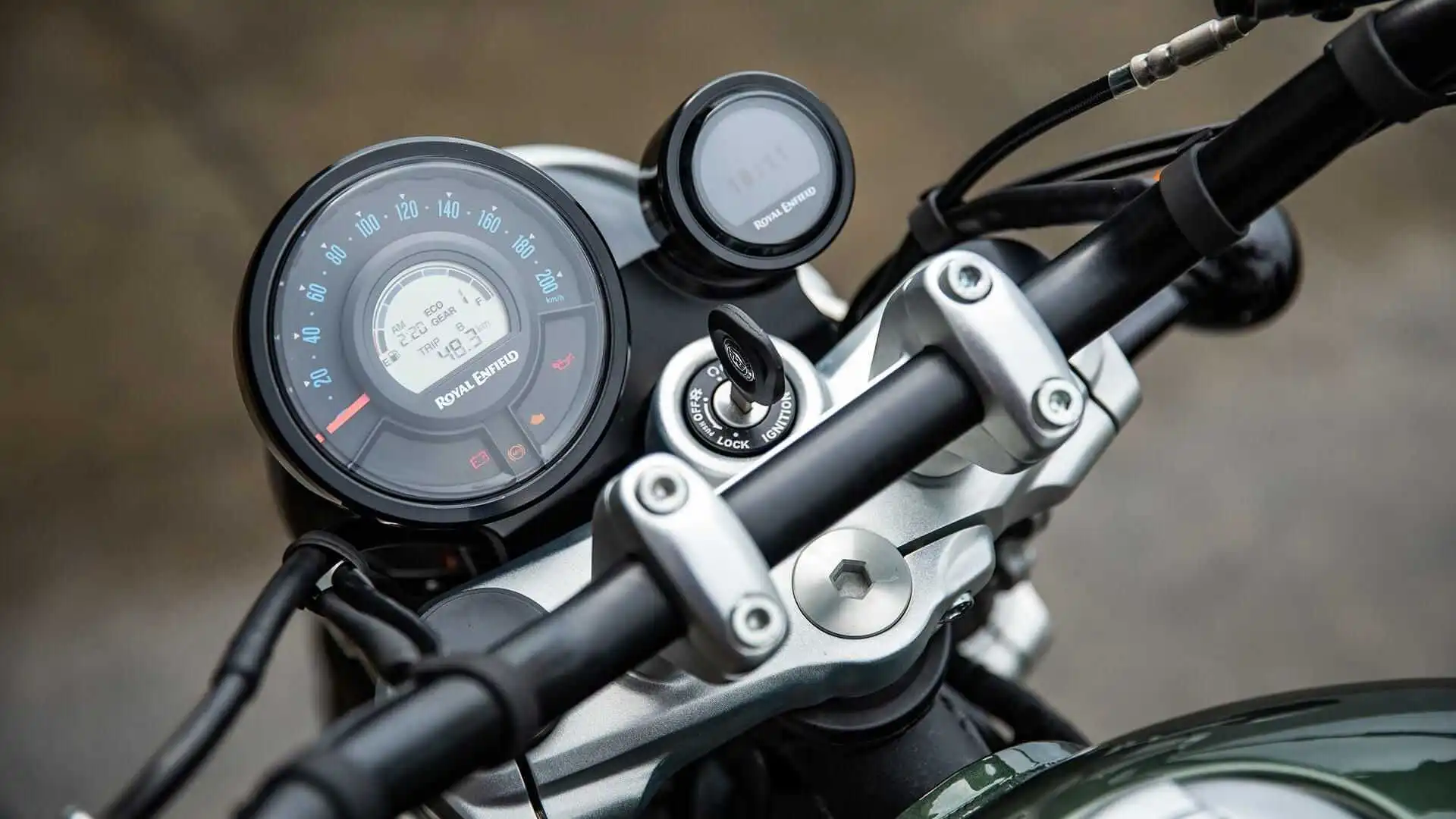 Royal Enfield Super Meteor 650 5