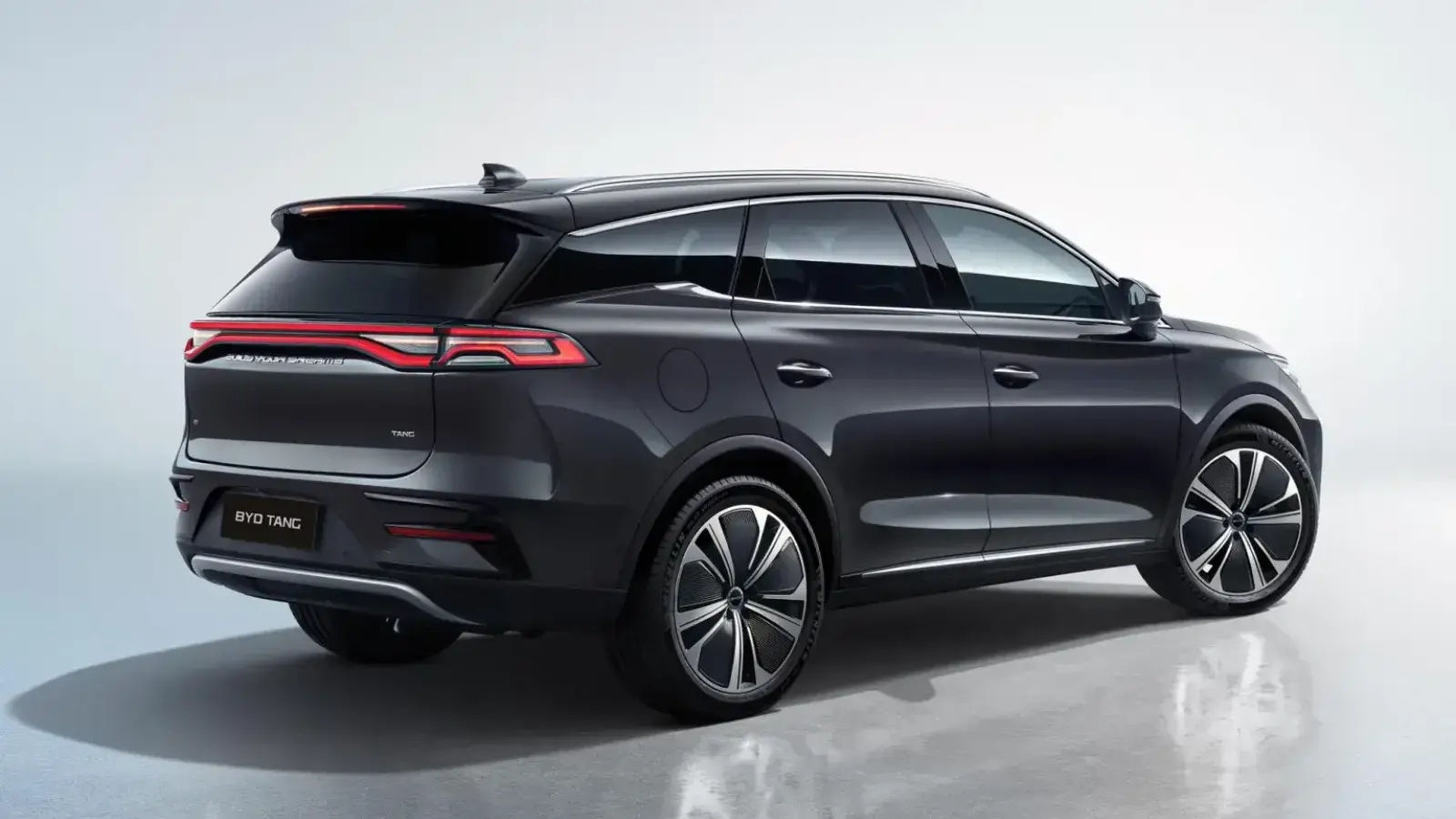 Novo Byd Tan Traseira