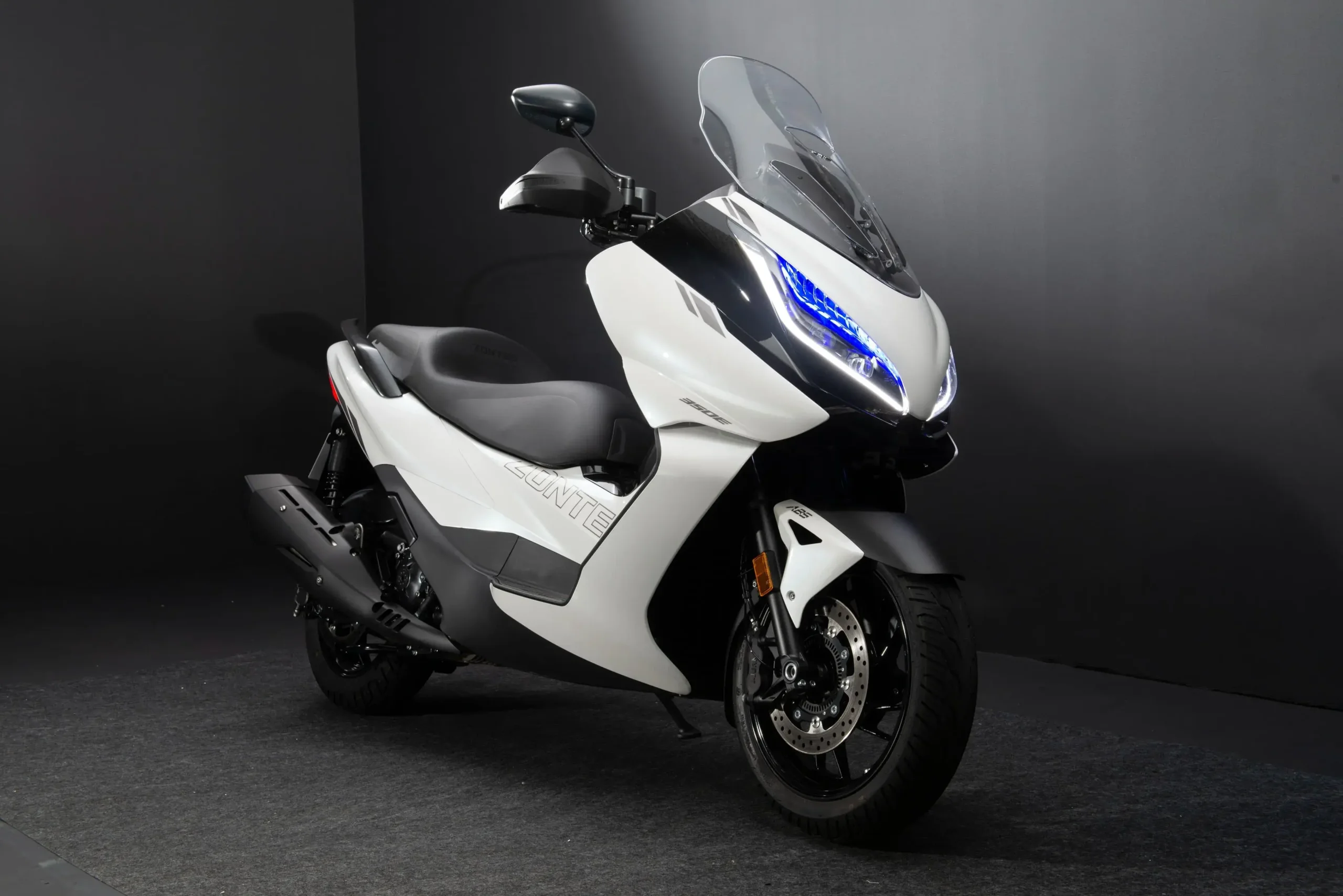 O scooterzão ZOntes E350 ta)