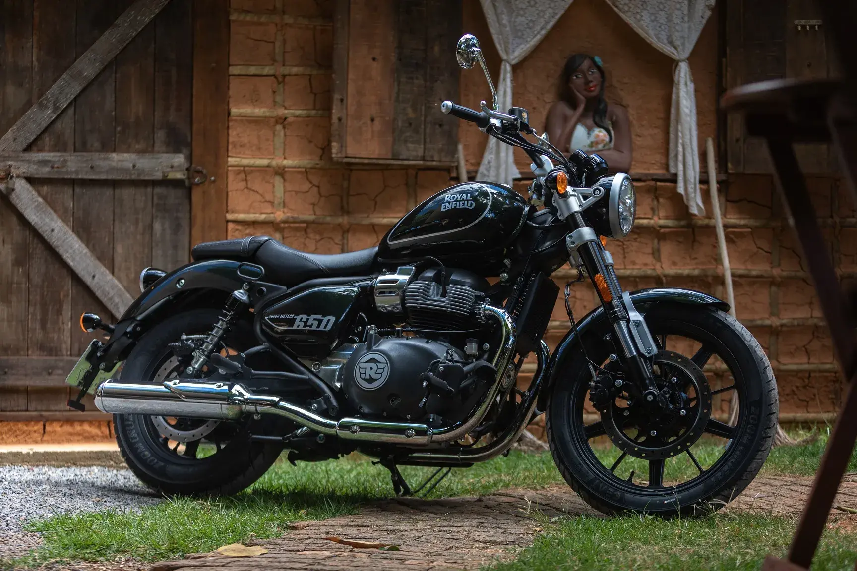 A Royal Enfield Super Meteor 650 passou a Hunter 350 em vendas, no mês de setembro