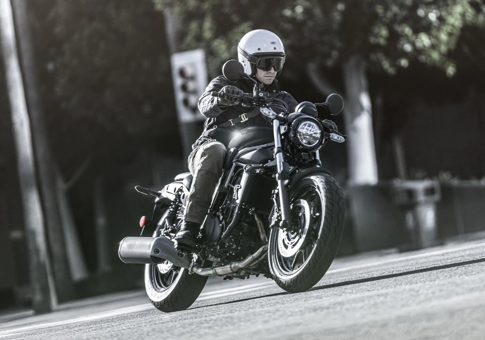 Kawasaki Eliminator 500 3
