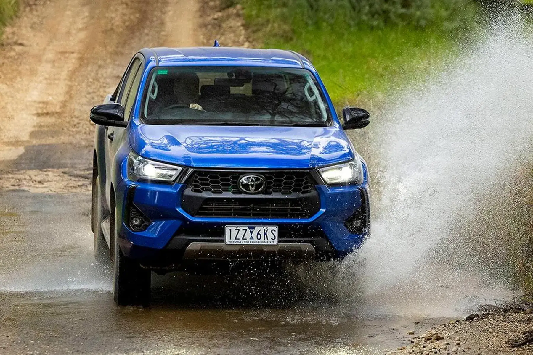 Toyota Hilux Híbrida (1)