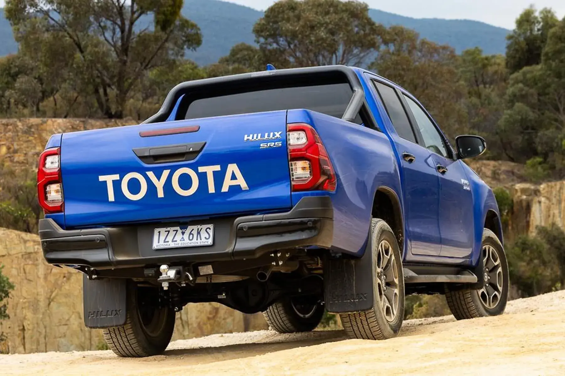Toyota Hilux Híbrida (21)