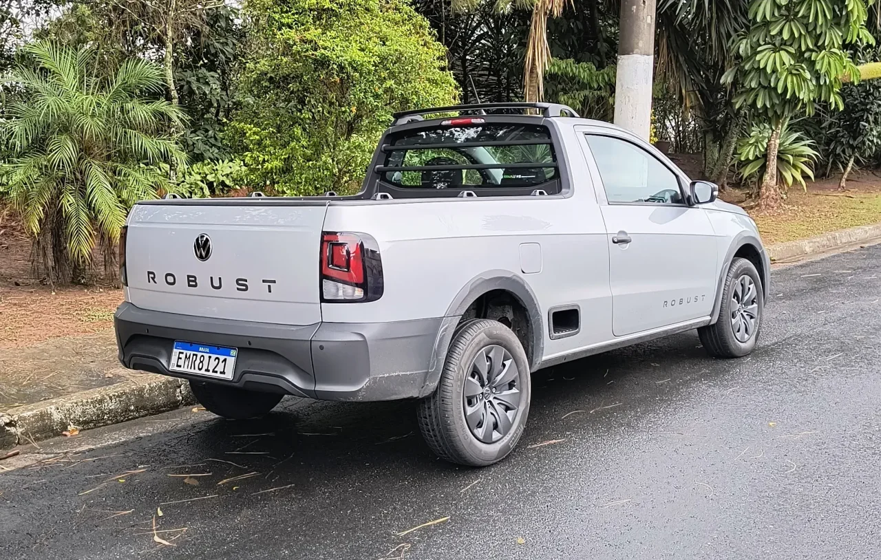 Saveiro é a segunda picape mais vendida do Brasil e o 10 carro mais emplacado do país em 2025