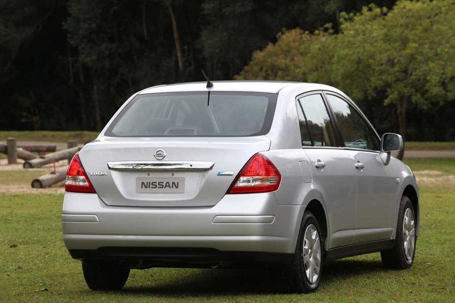Nissan Tiida Sedan