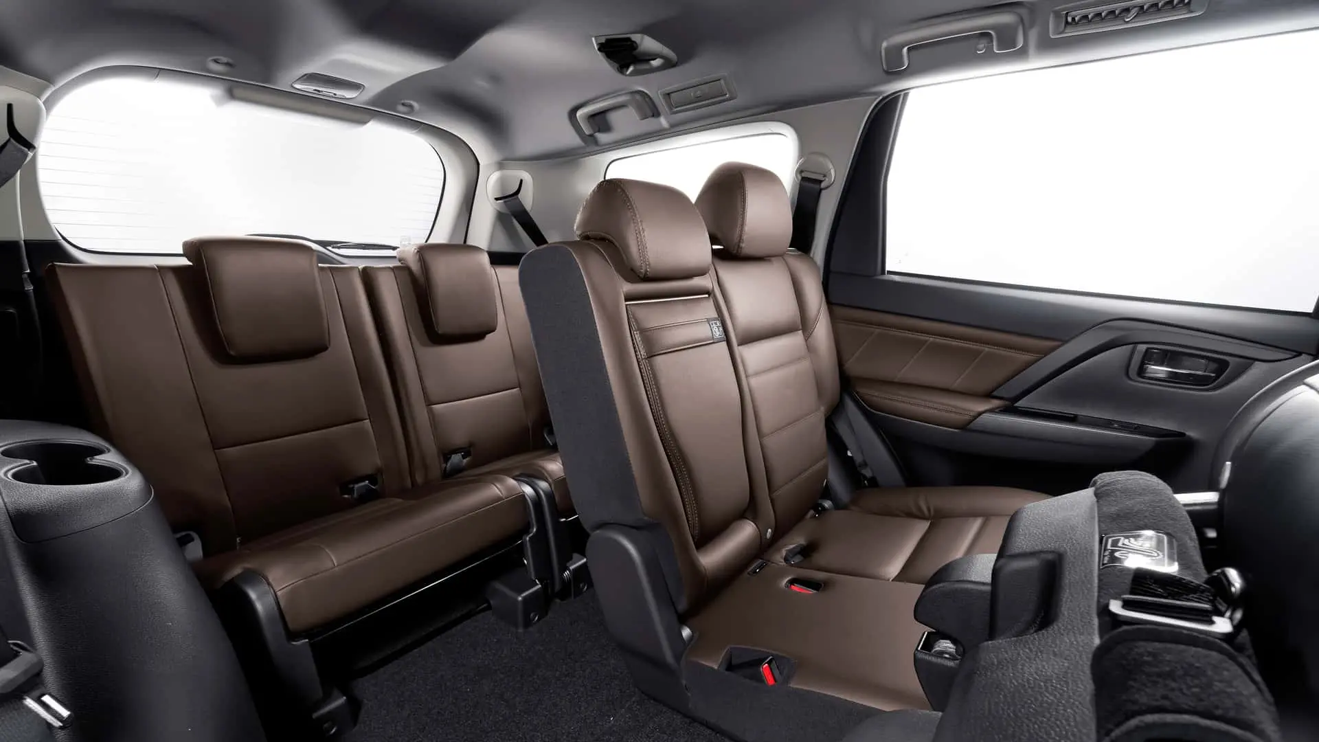 Mitsubishi Pajero Sport Legend Black 5