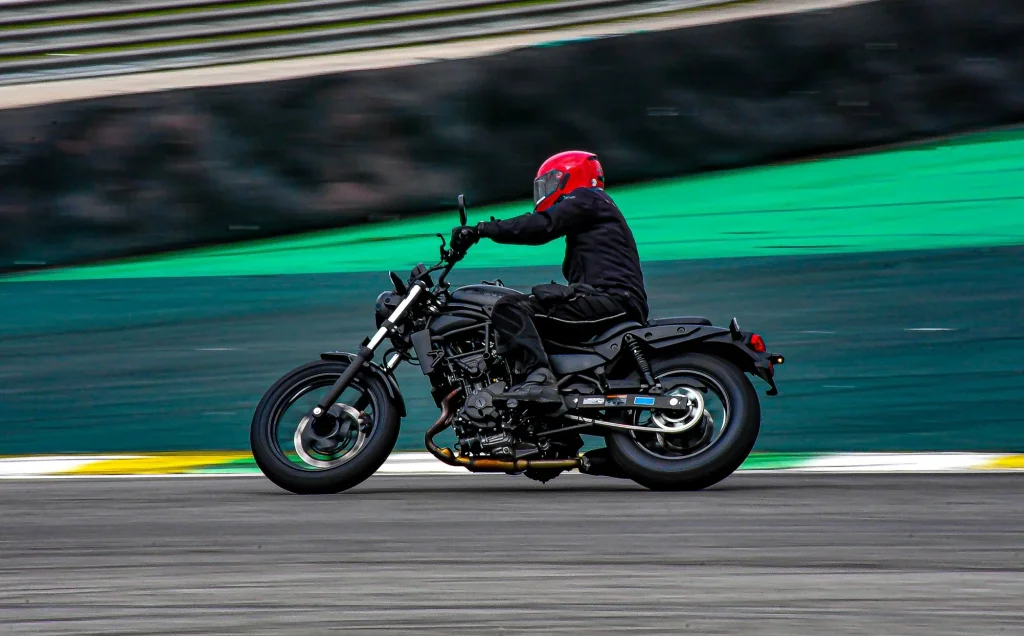 Kawasaki Eliminator 500 Na Pista (1)