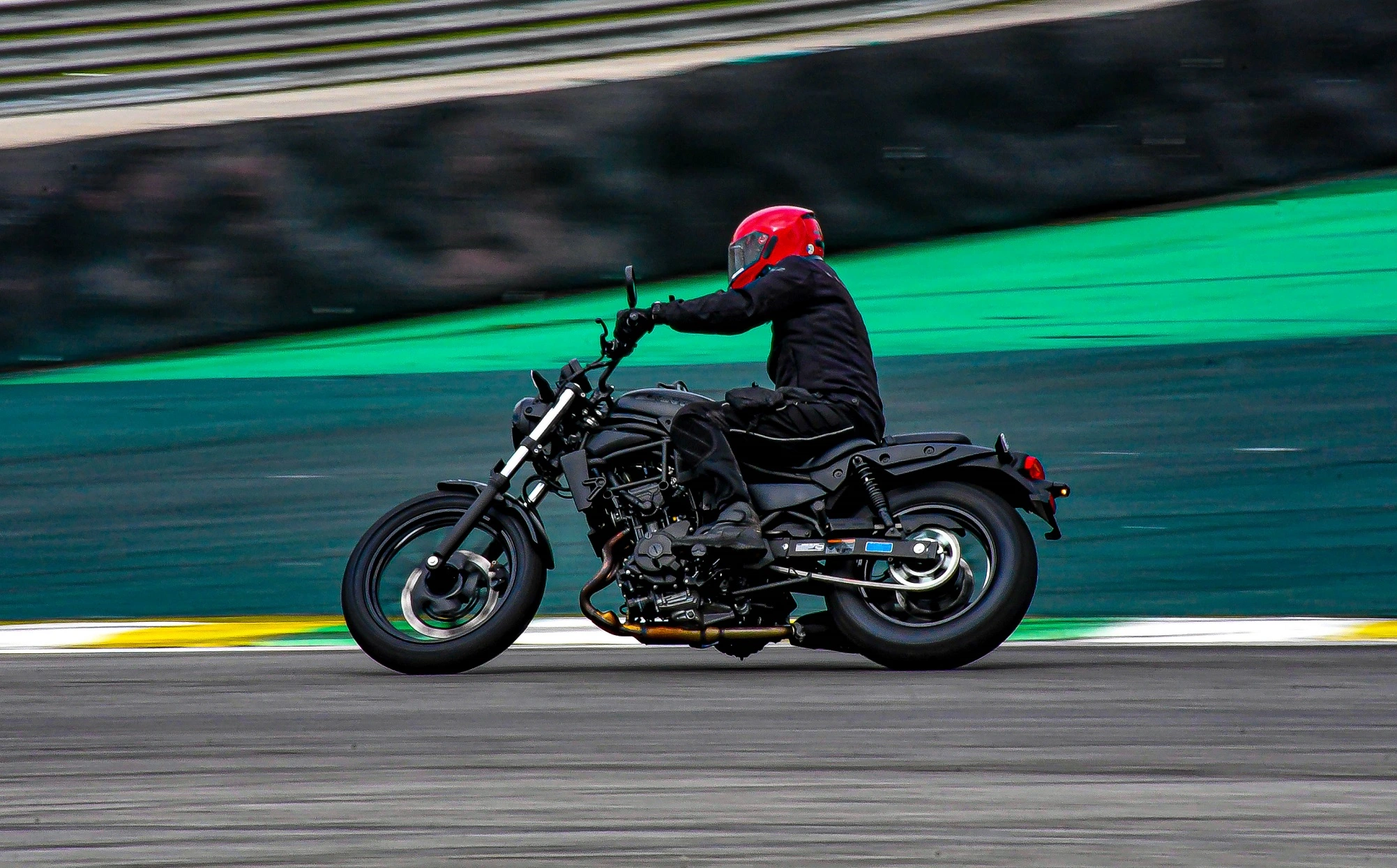 Kawasaki Eliminator 500 Na Pista (1)