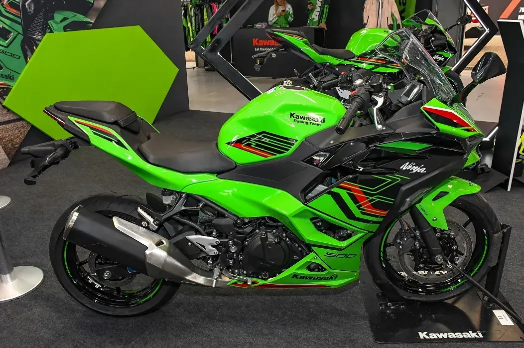 A Kawasaki Ninja 500 ficou em um honroso terceiro lugar no segmento das sport, em outubro