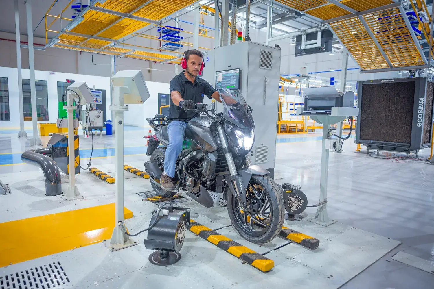 Fabrica Bajaj Manaus 8