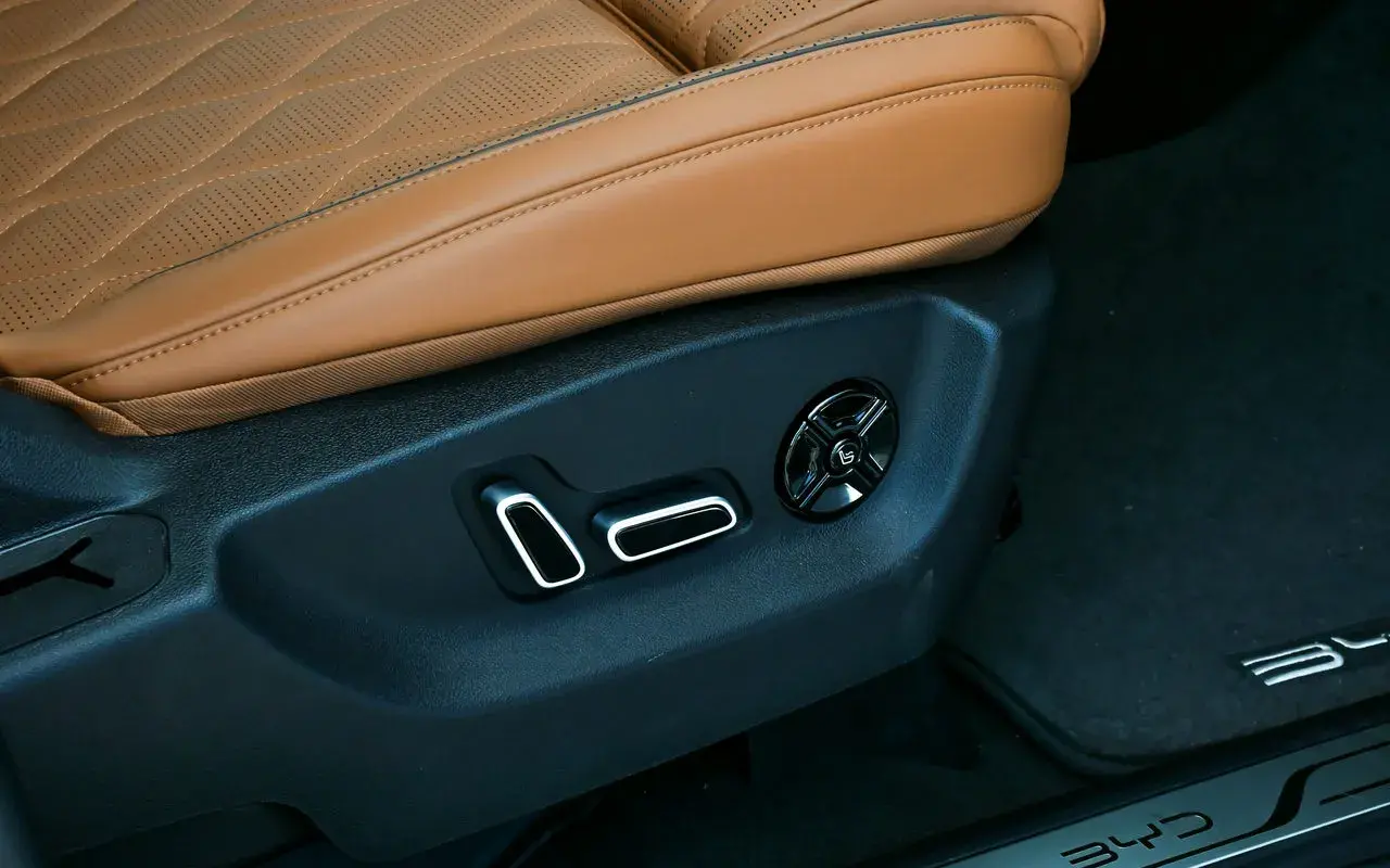 Byd Tan Ev 7803
