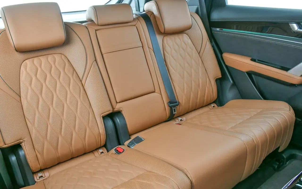 Byd Tan Ev 7824
