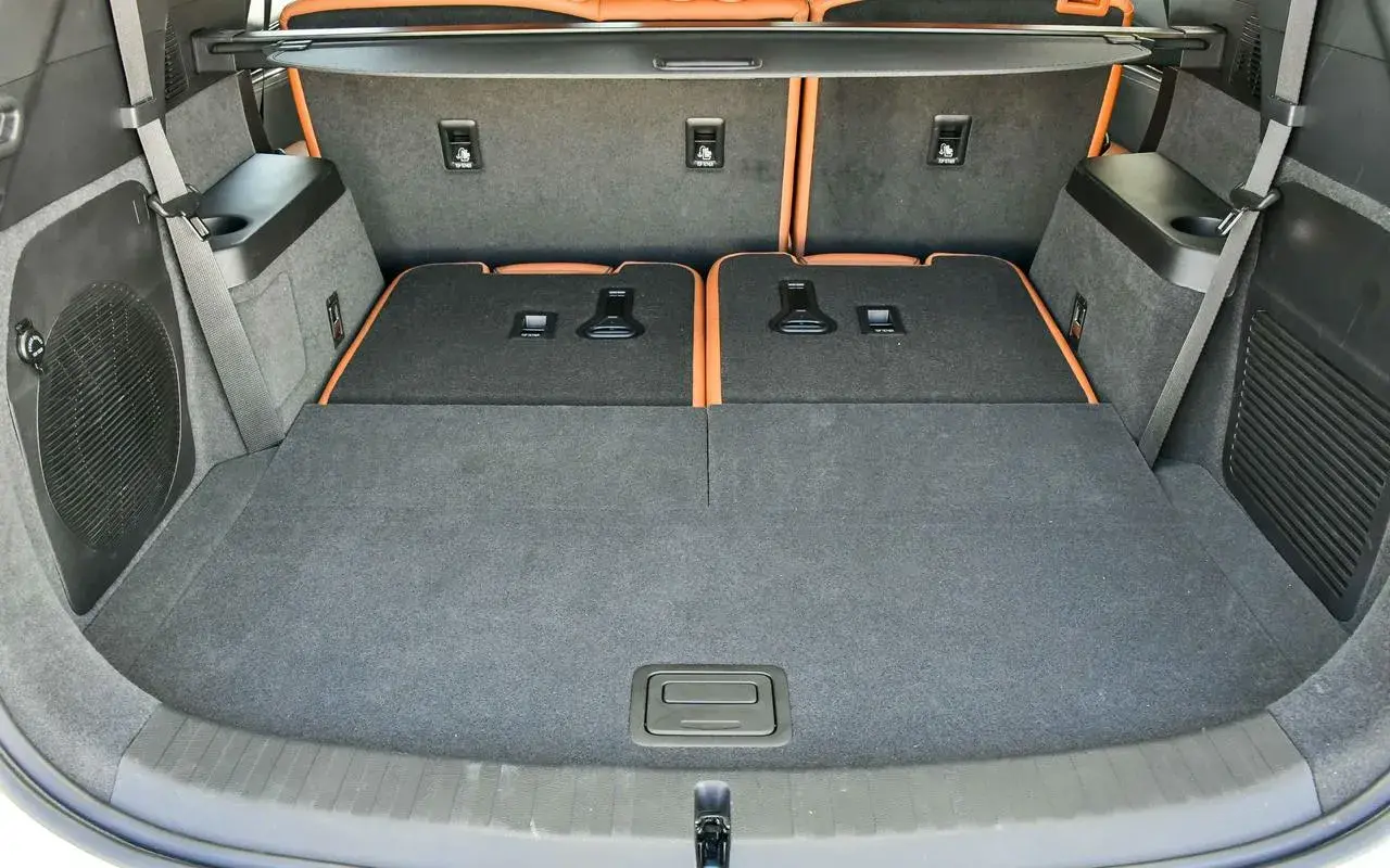 Byd Tan Ev 7864