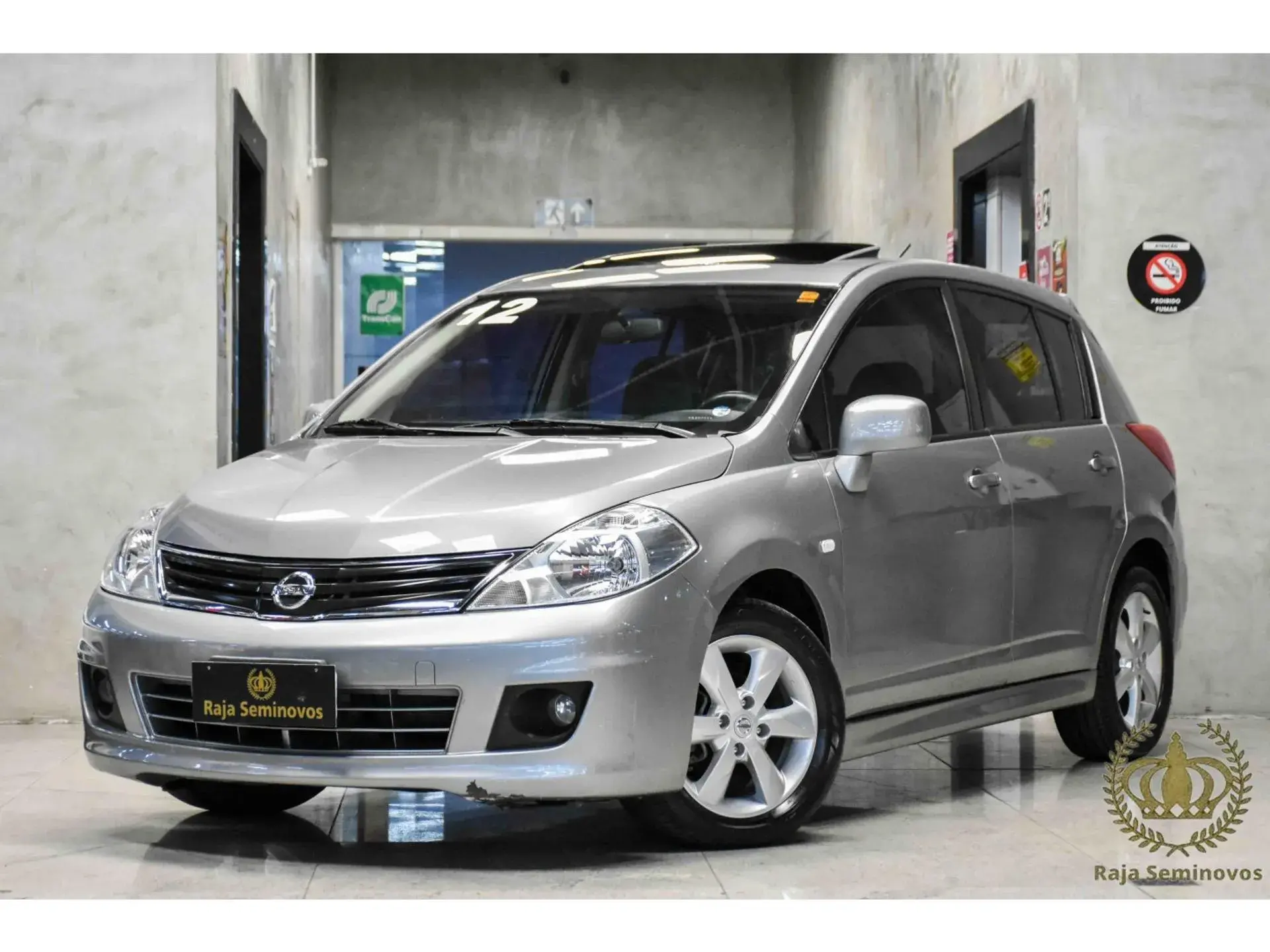 Nissan Tiida 01