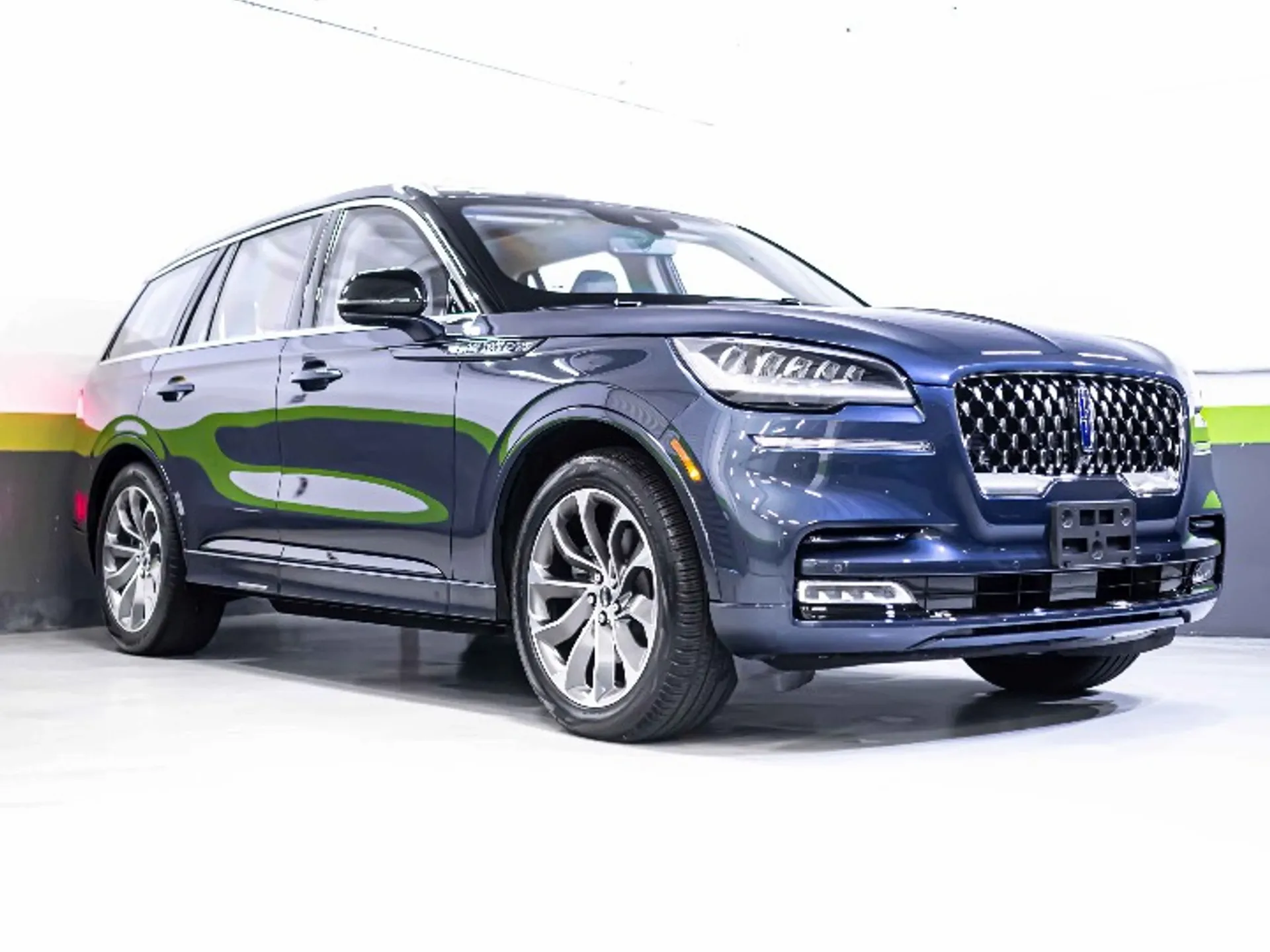 Lincoln Aviator F4
