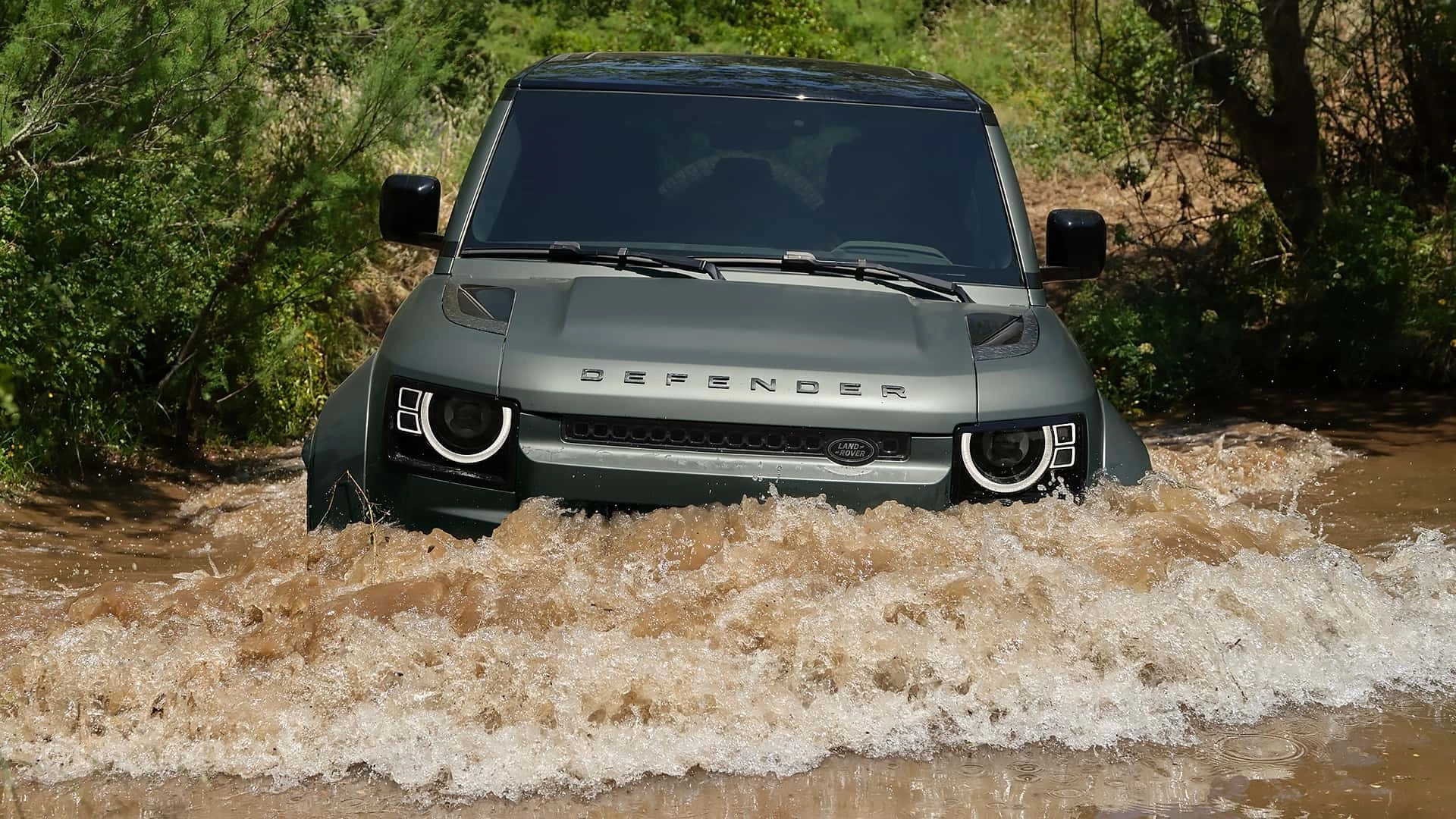 Land Rover Defender Octa 4