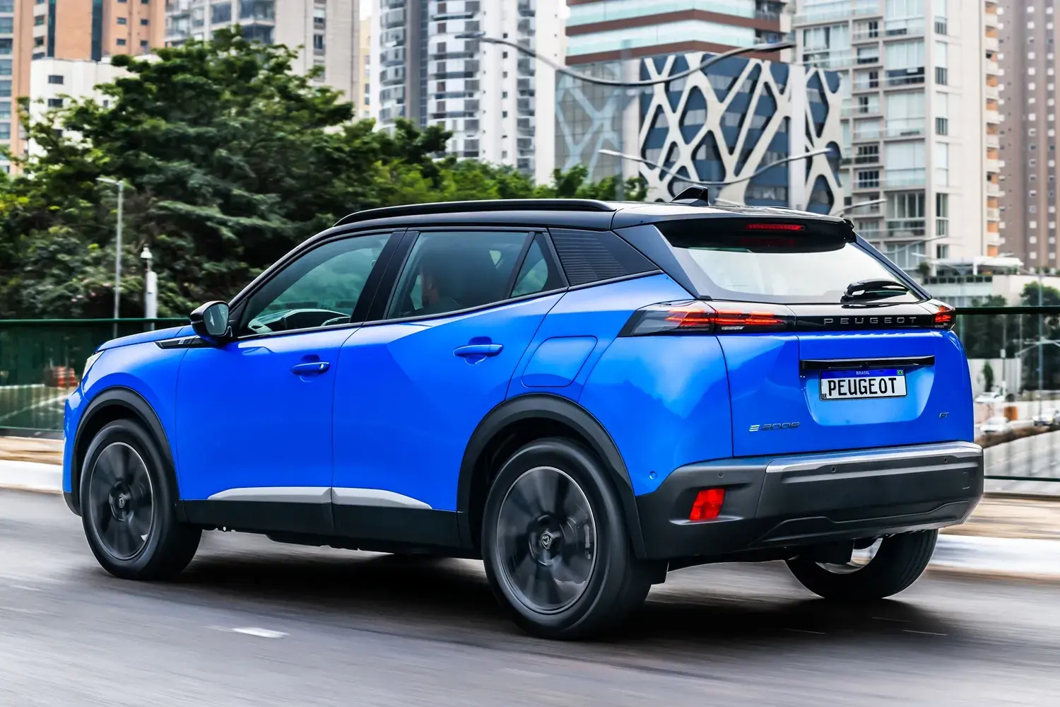 Novo Peugeot E-2008 (5)-
