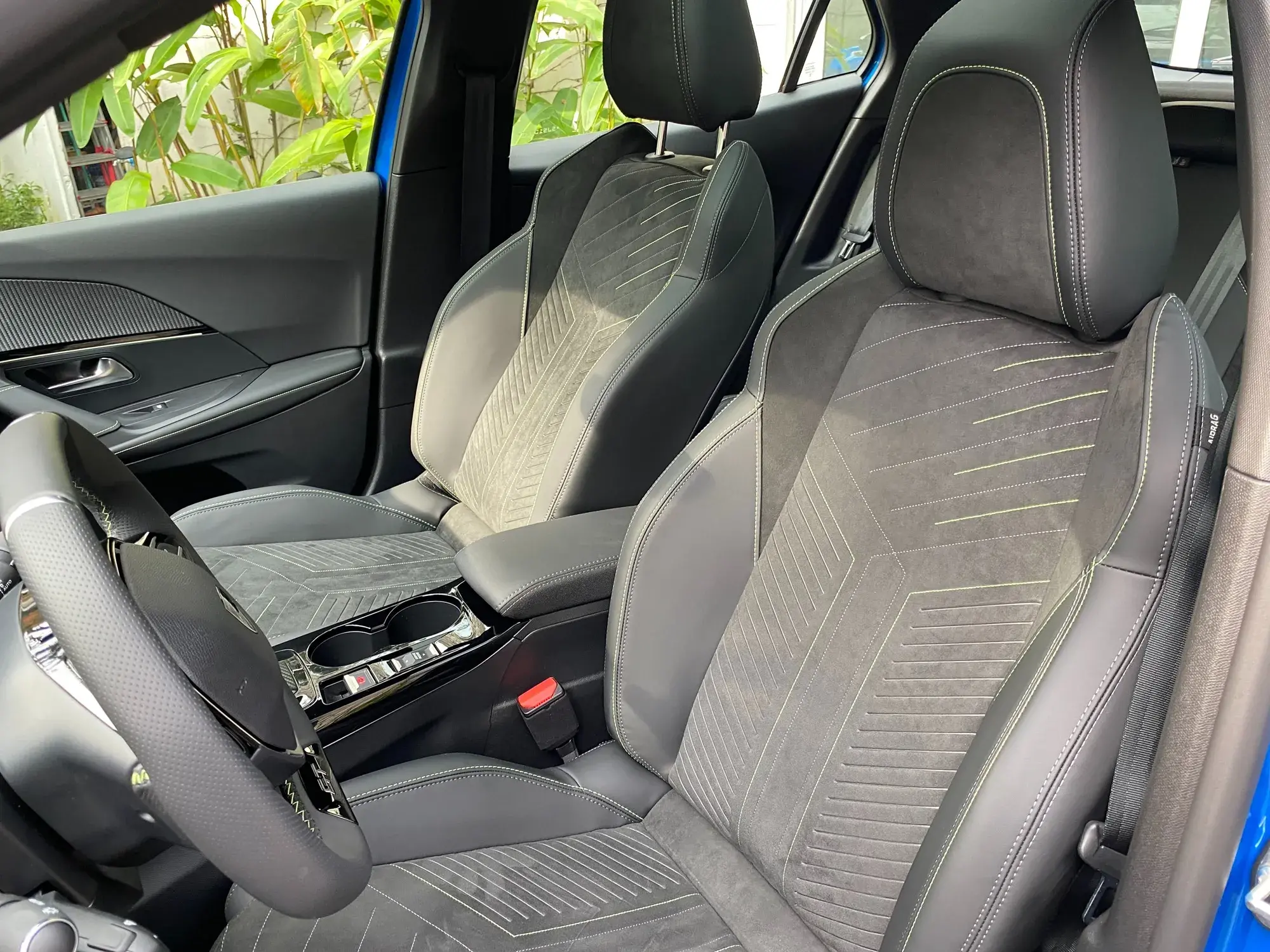 Peugeot e-2008