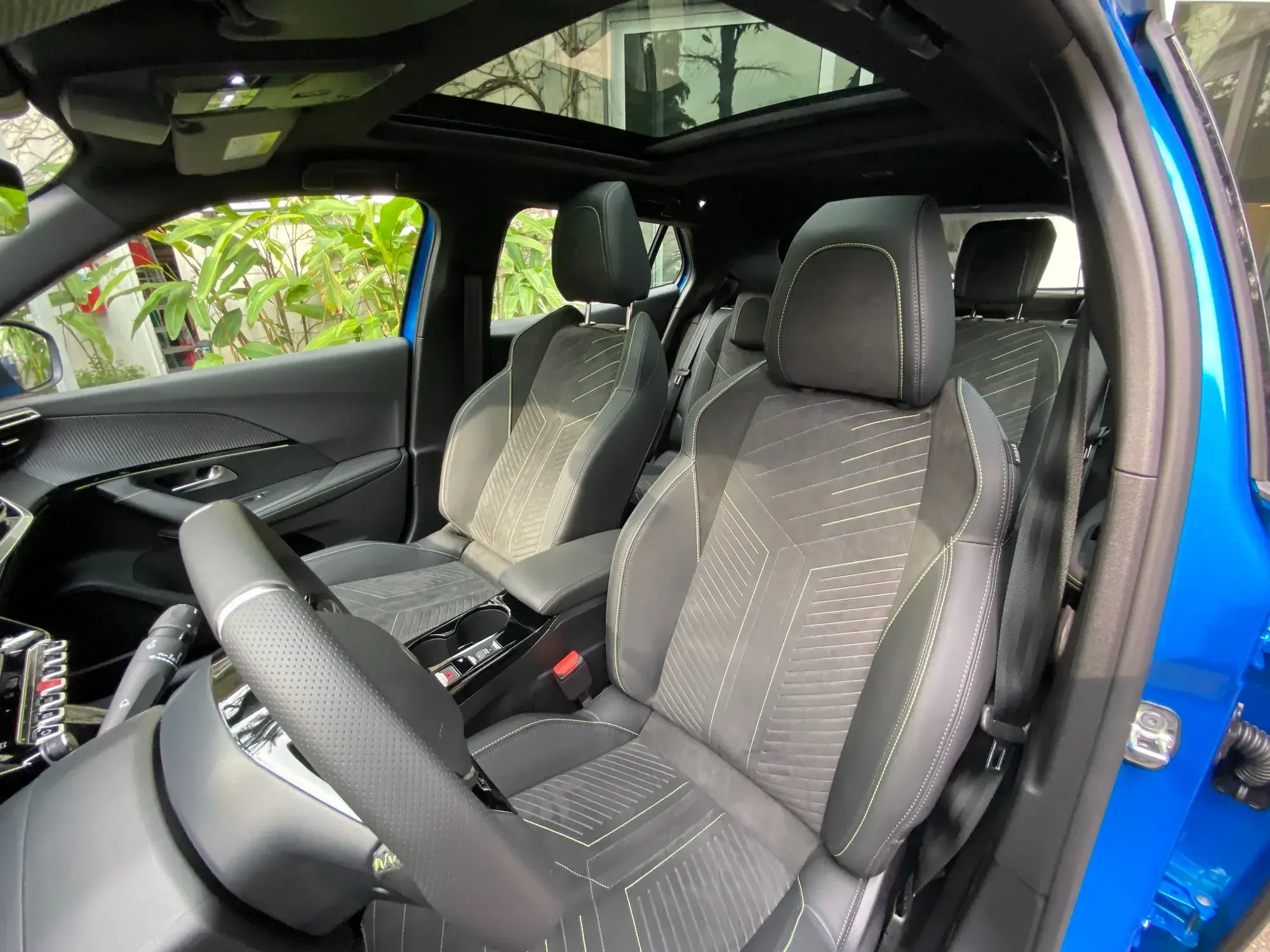 Peugeot e-2008