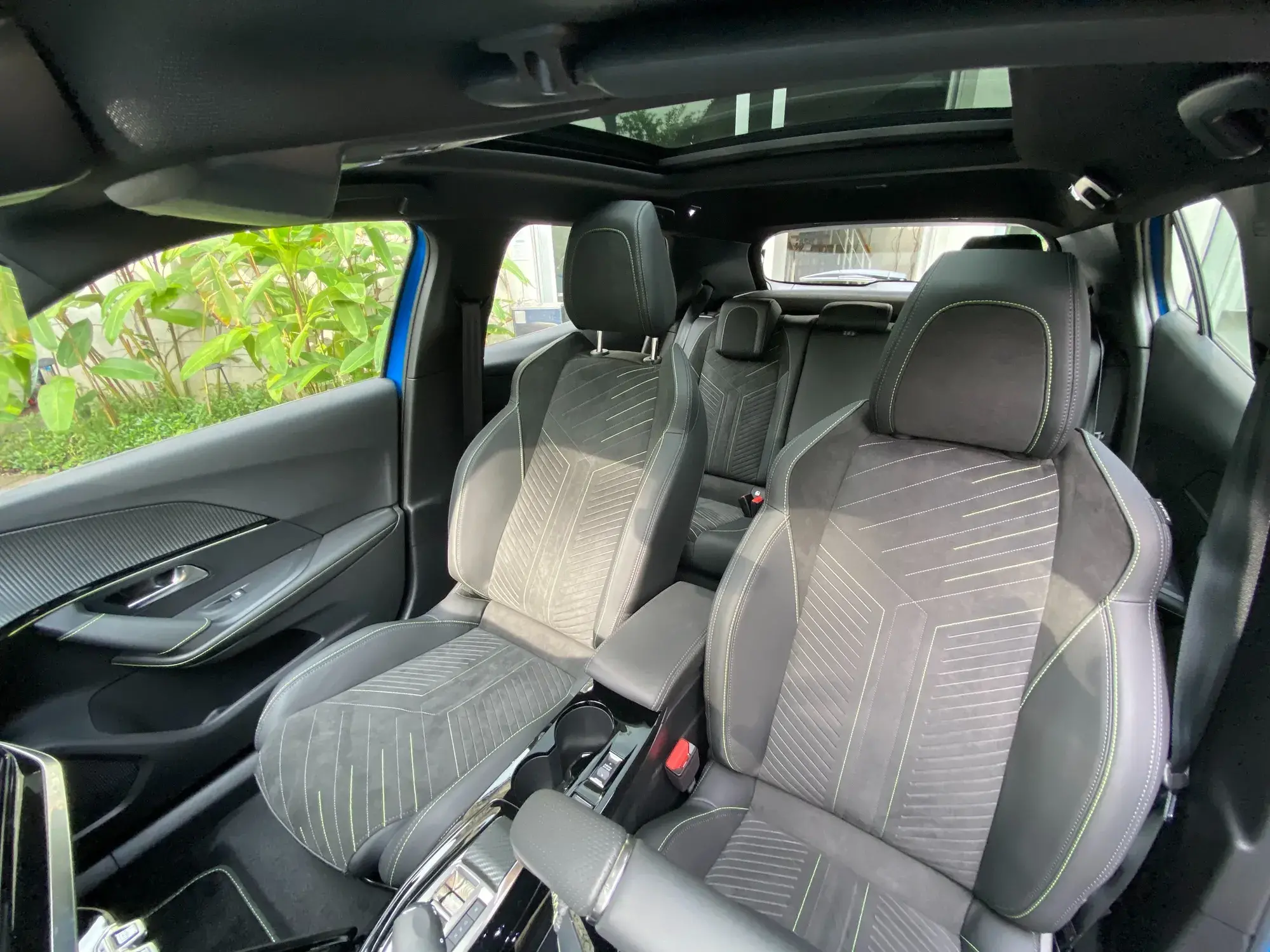 Peugeot e-2008