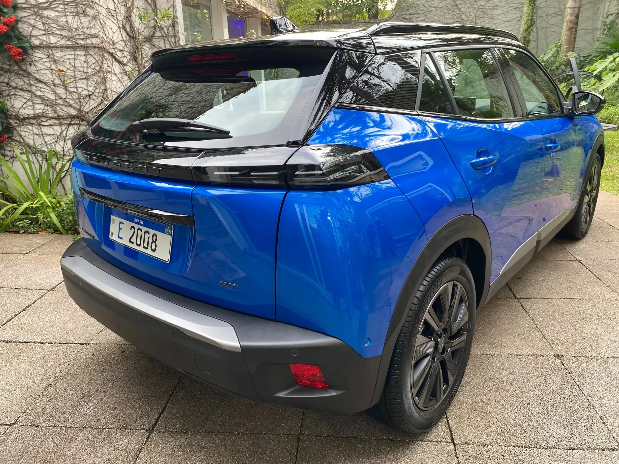 Peugeot e-2008