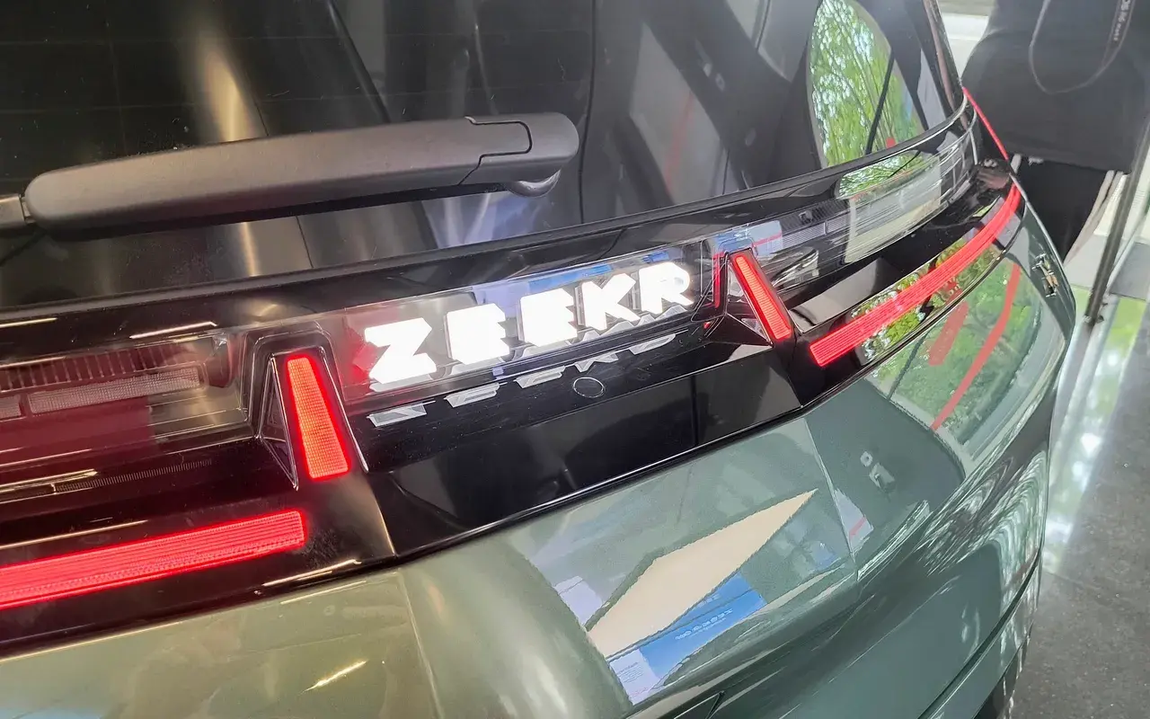 Zeekr X (11)
