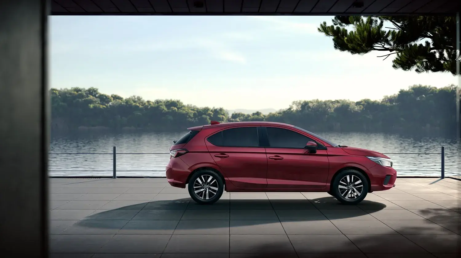 Ambientada 01 Honda New City Hatchback 2021