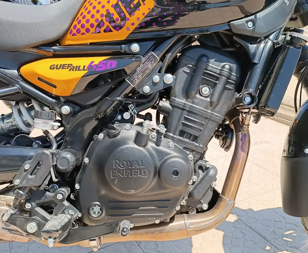 Royal Enfield Guerrilla 450 Motor (2)