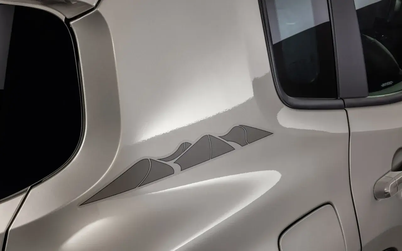 Jeep Renegade Sahara 2025 (6)