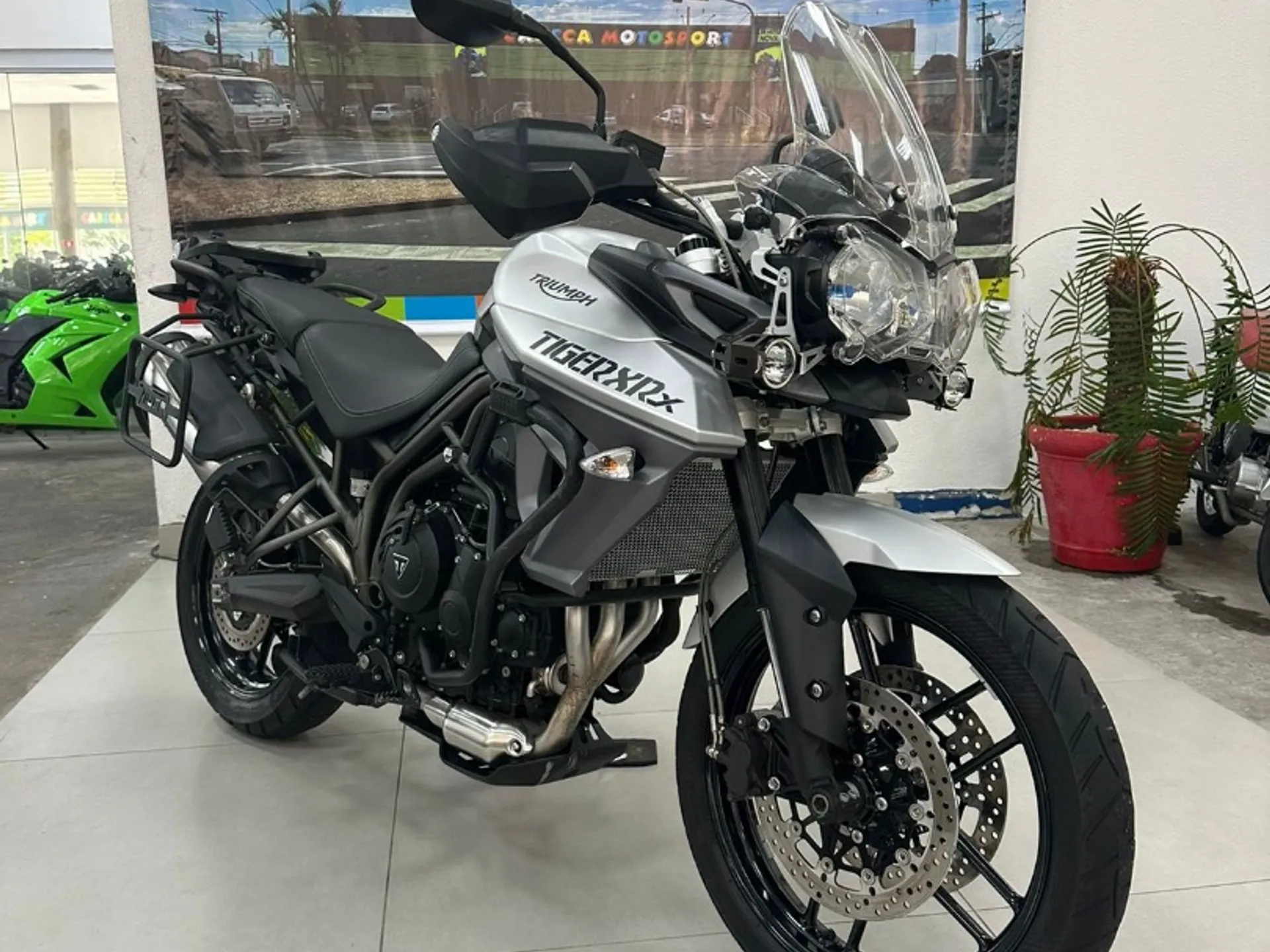 Cinco Motos Triumph Tiger 800 Xrx 1