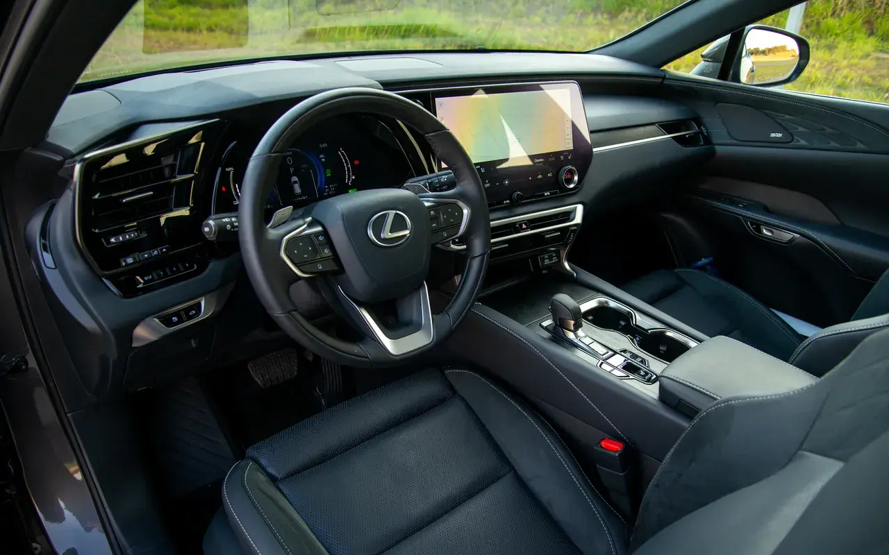 Lexus Rx 450h+ (18)