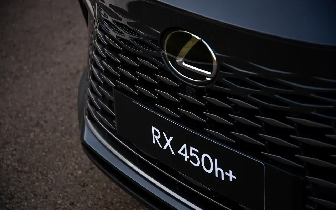 Lexus Rx 450h+ (3)