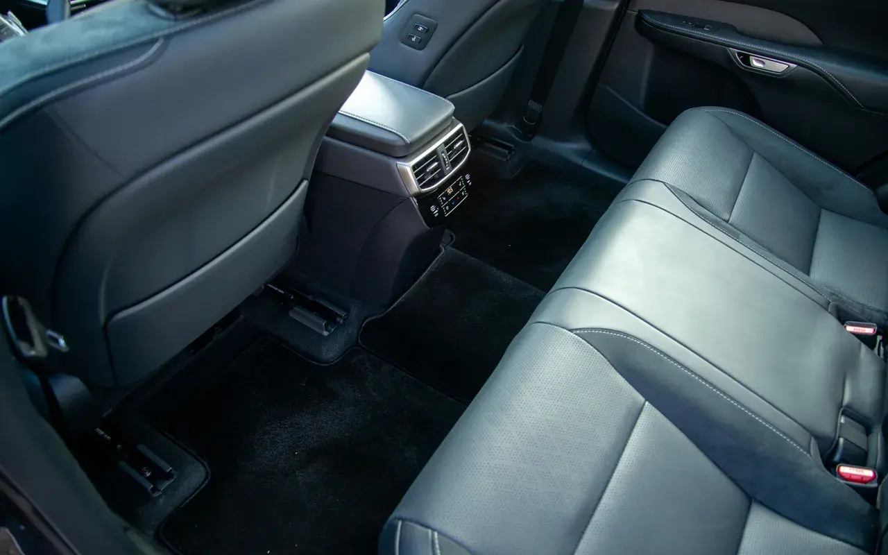 Lexus Rx 450h+ (16)
