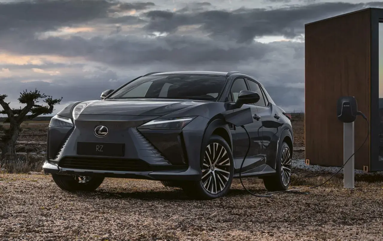 Lexus Rz 450e 88