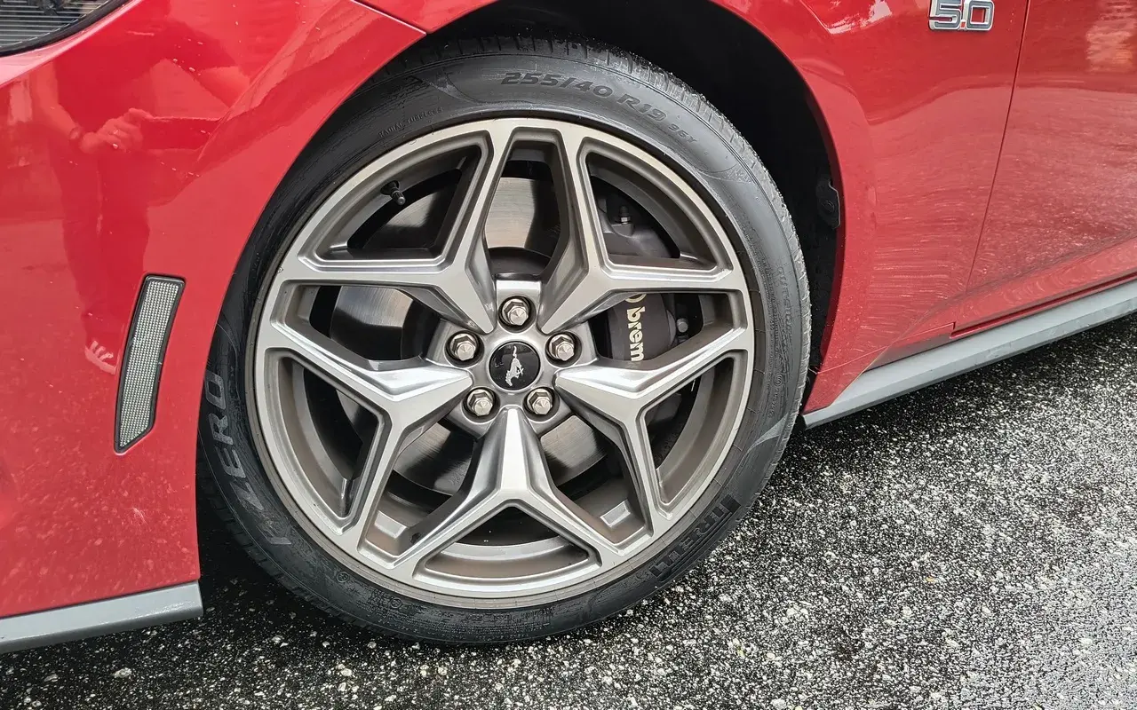 Ford Mustang Gt Performance (2)