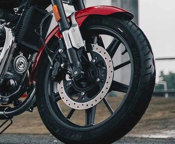Royal Enfield Super Meter 650 Freio