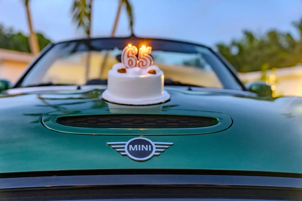 Mini Cooper S Conversível - MINI completa 65 anos