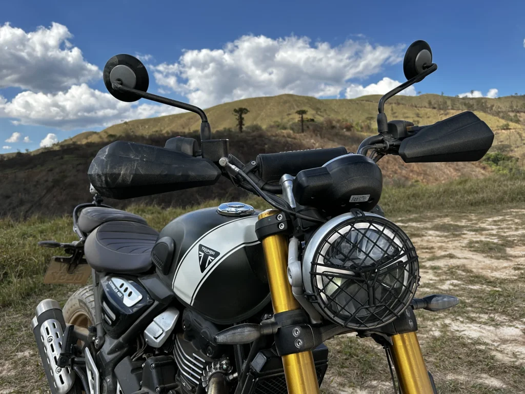 Farol Triumph Scrambler 400x Wm1