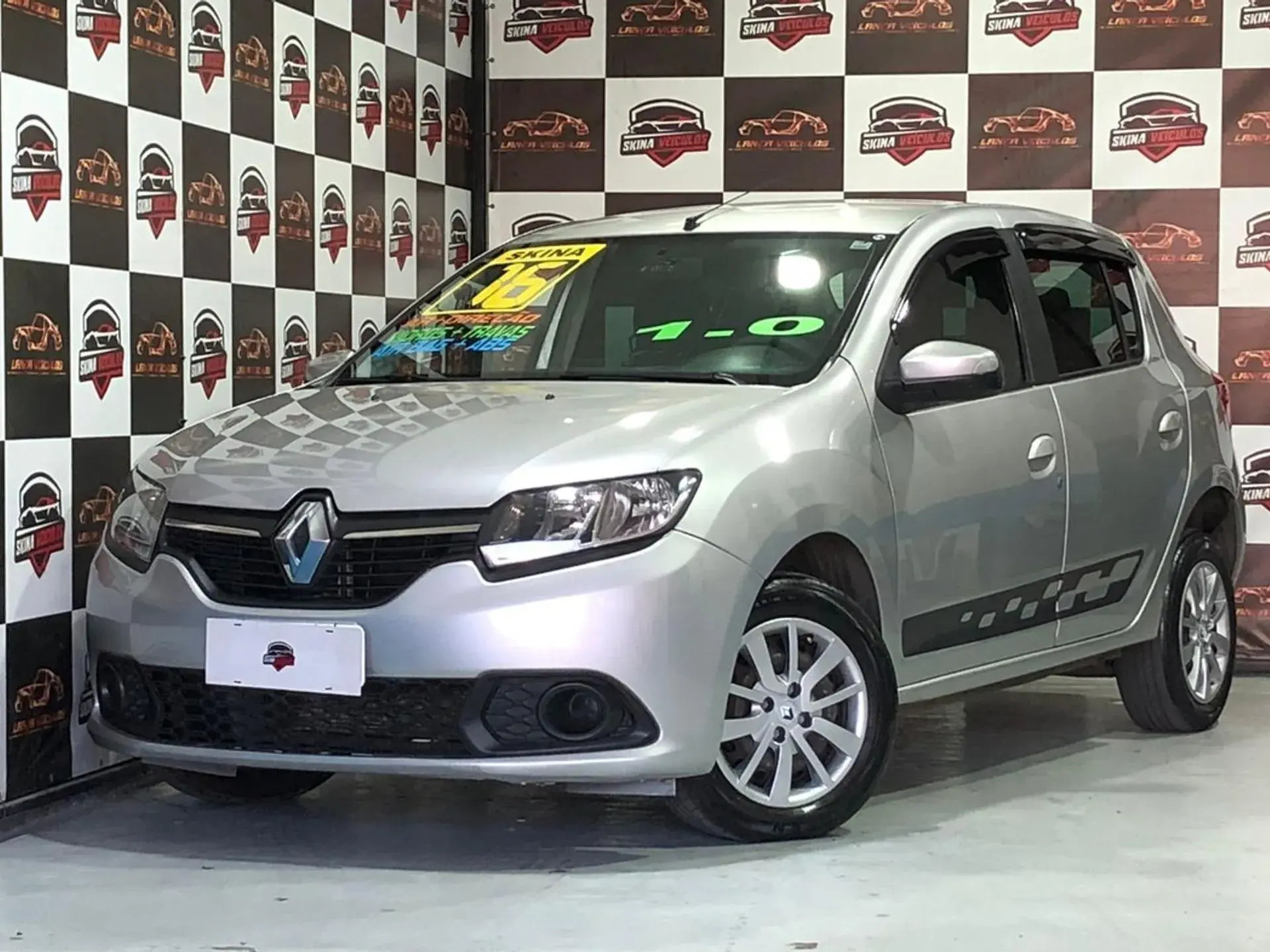 Renault Sandero 001