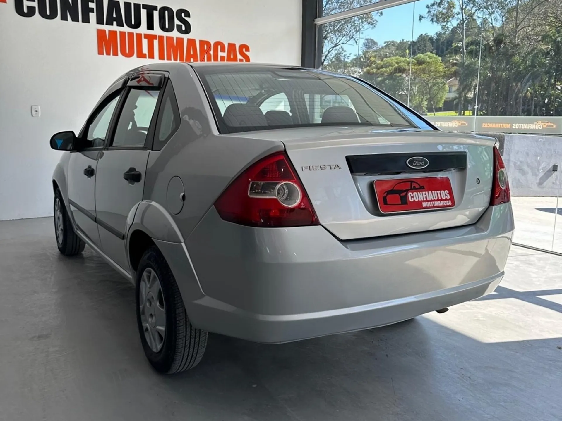 Ford Fiesta Sedan De Traseira