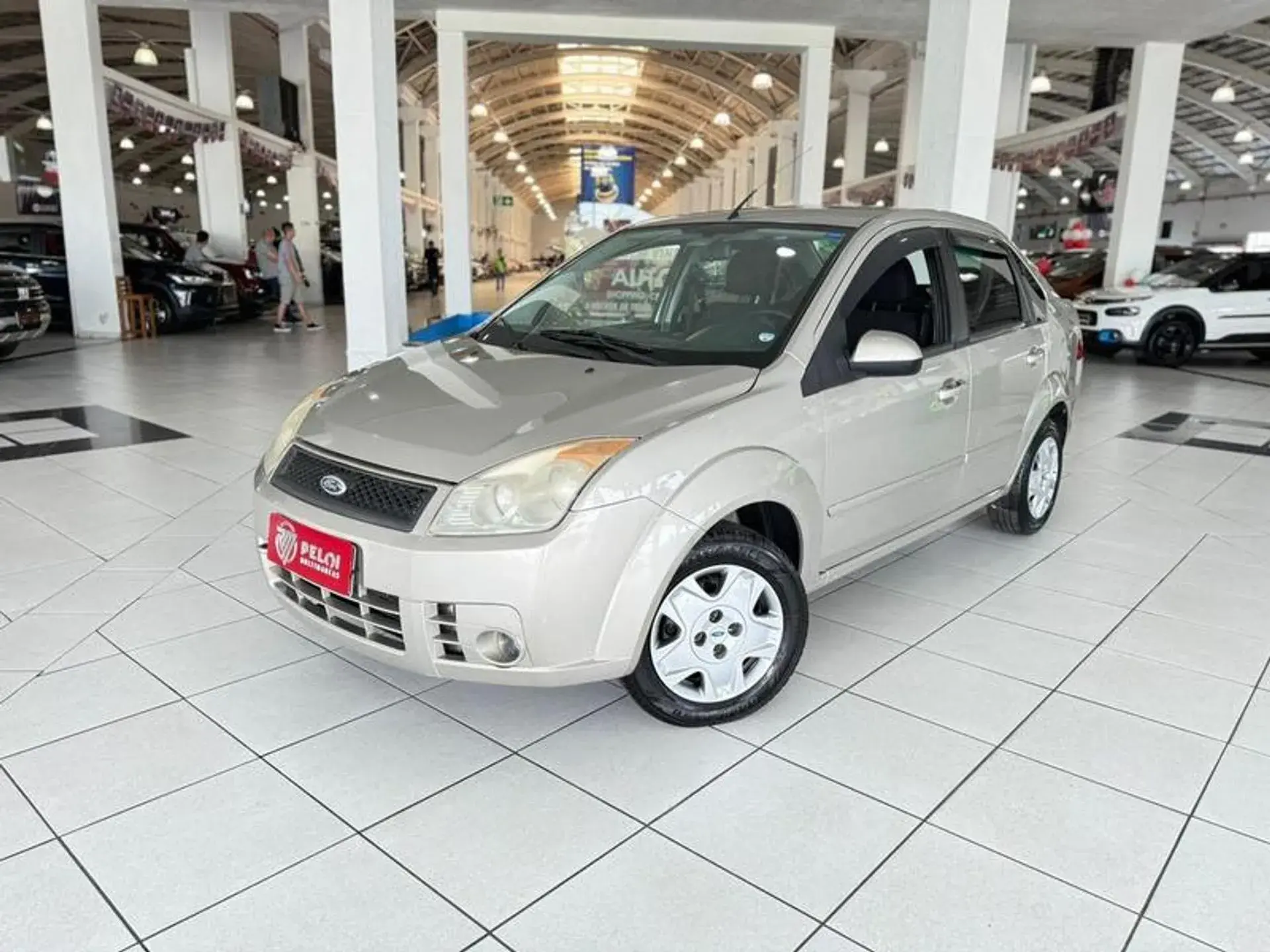 Ford Fiesta Sedan Frente