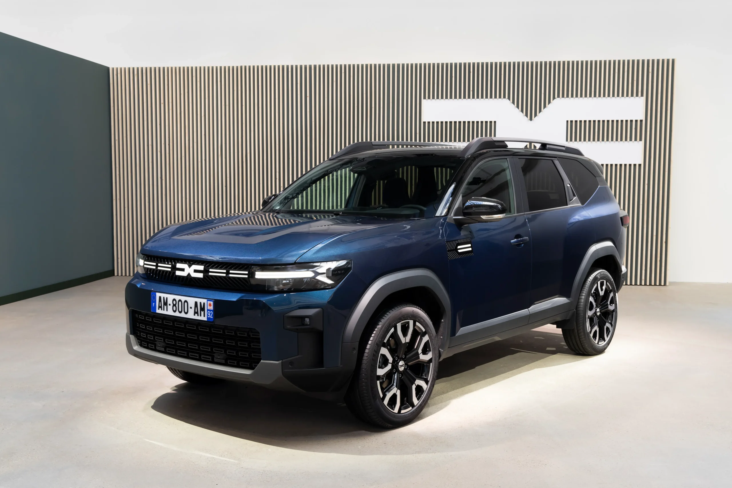 Dacia Bigster Frente 3