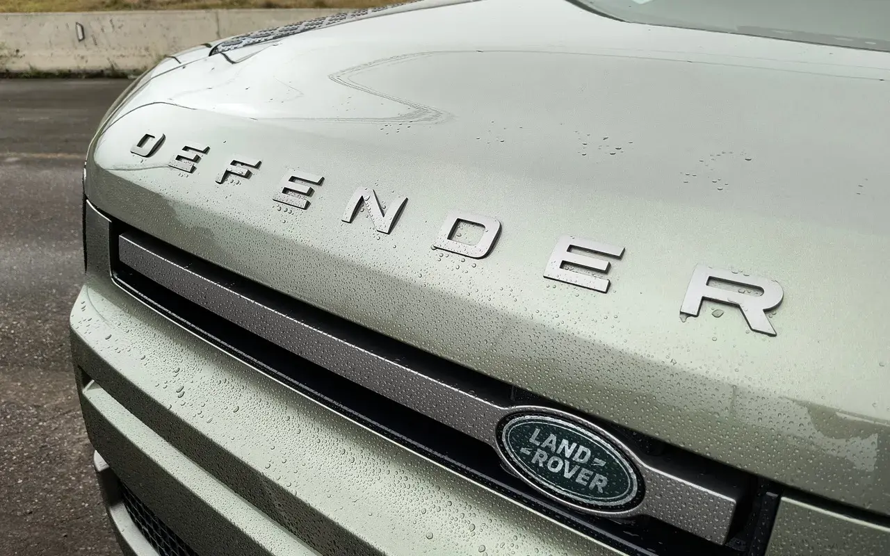 Land Rover Defender 110 Phev (20)