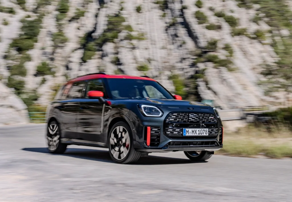 Mini John Cooper Works Countryman (1)