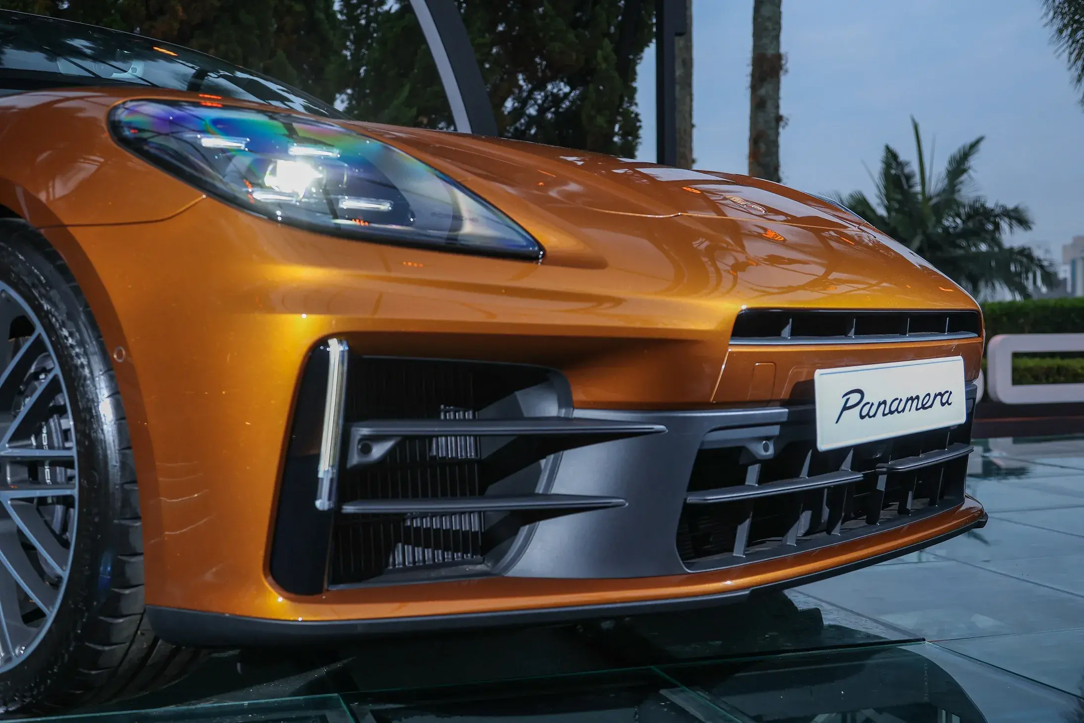 Porsche Panamera 8
