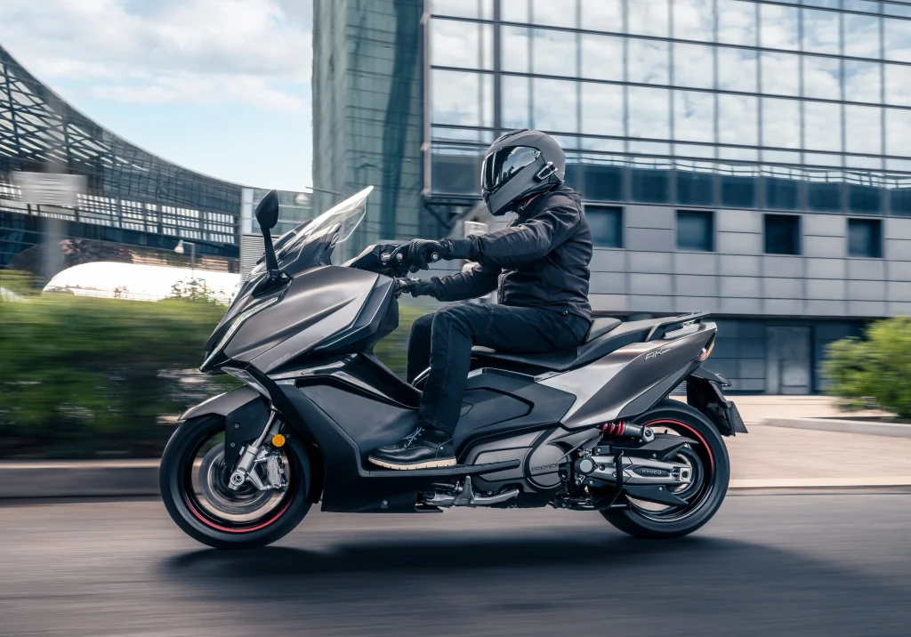 Kymco Ak 550 Premium 6